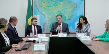 Ministro Fávaro lança no Mapa consulta pública sobre o Programa Nacional de Cadeias Agropecuárias Descarbonizadas