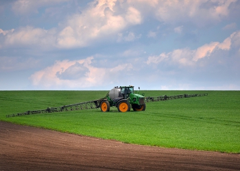 John Deere vai investir R$ 700 milhões no Brasil