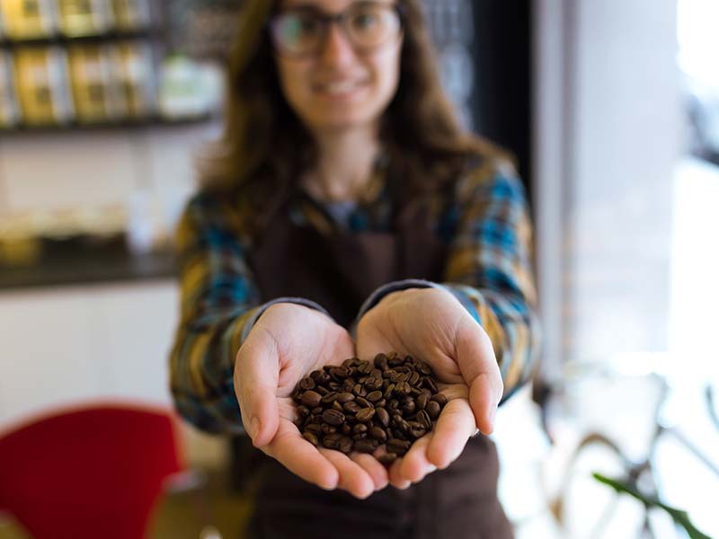Exportação de café do Brasil cai 21% em 2025, mas receita cresce 25%