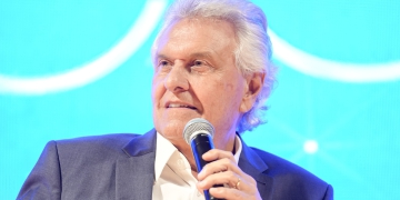 “Roubaram o futuro do Brasil, e nós precisamos ter coragem para reconstruí-lo”, diz Caiado